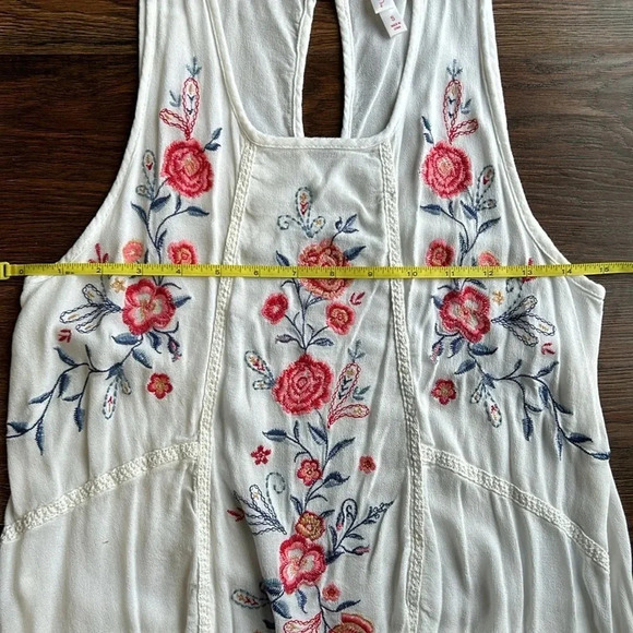 White Tank Top with Floral Embroidery | Embroidered | Floral | White Tank Top - Picture 8 of 9